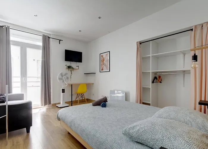 Sleep In Montpellier, Albert, Centre, Gare, 4 Ch, Tram L1, 2, 3 & 4